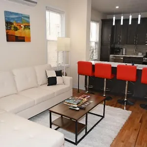  Apartment Ooohlala! 2 Beds And 2 Full Baths W/free Parking