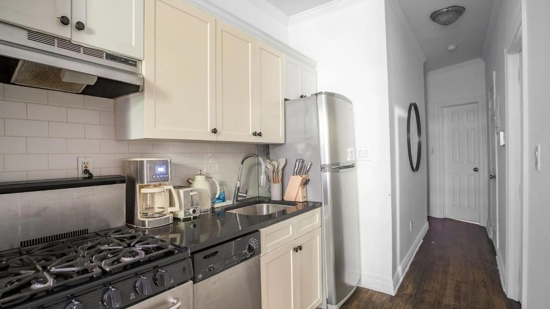 Sophisticated 2Bd Apartment On Barrow Street, Greenwich Village New York